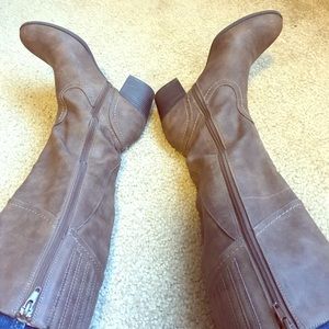SOLD: Brown Boots